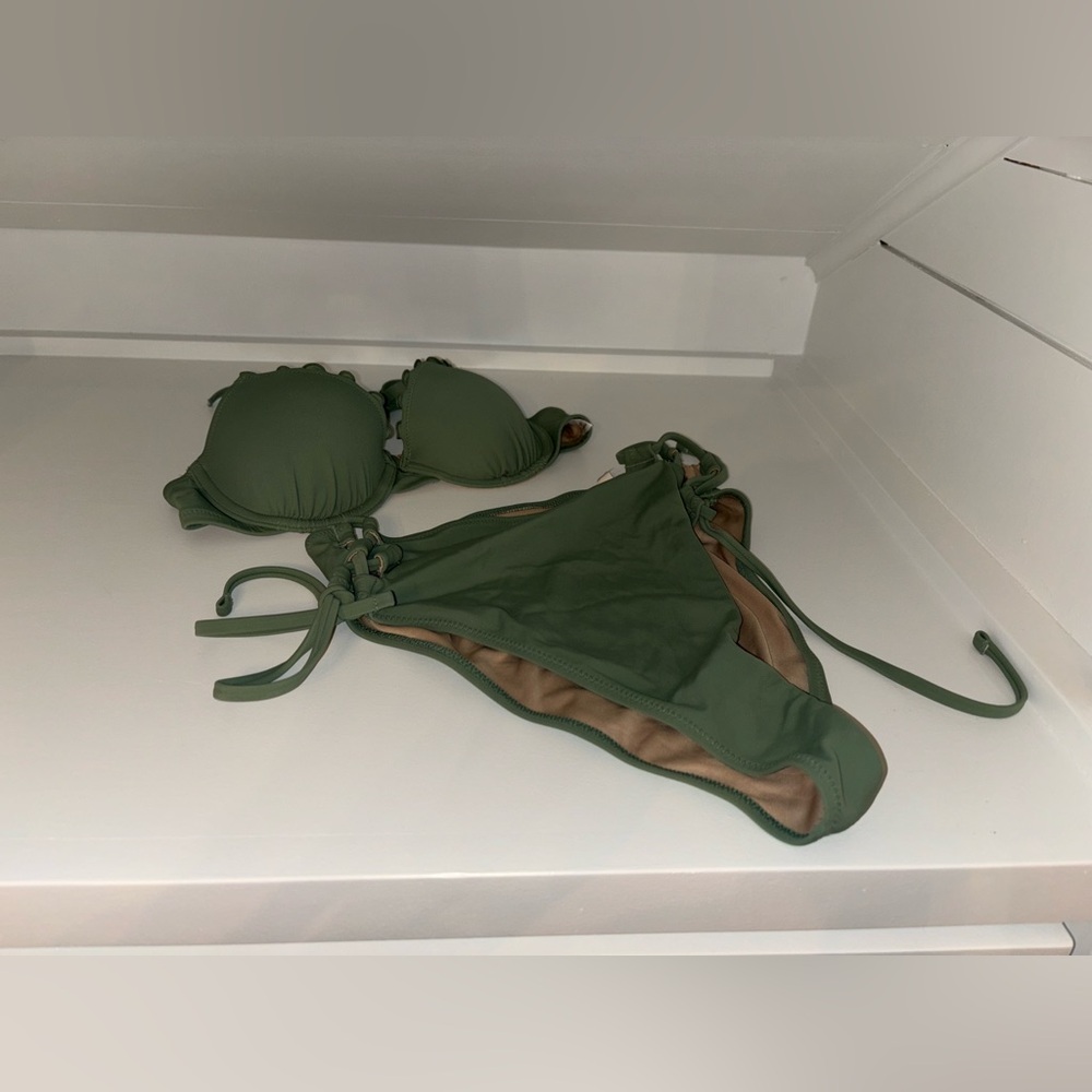 Women’s Green Bikini - Size 32B swim top & Size S bottom